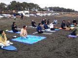 ビーチヨガ